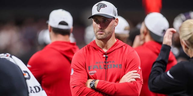 Aug 8, 2025; Atlanta, Georgia, USA; Atlanta Falcons quarterback Kirk Cousins (18) on the sideline against the Detroit Lions in the first quarter at Mercedes-Benz Stadium. Mandatory Credit: Brett Davis-Imagn Images