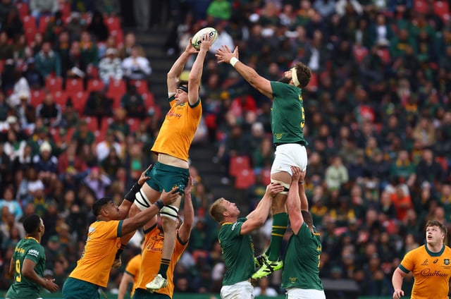 Rugby Union - Rugby Championship - South Africa v Australia - Ellis Park, Johannesburg, South Africa - August 16, 2025 Australia's Nick Frost in action during a line out with South Africa's Lood de Jager REUTERS/Siphiwe Sibeko