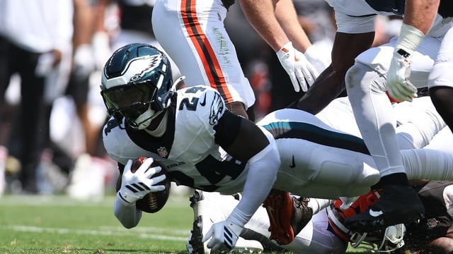 Philadelphia Eagles safety Andrew Mukuba (24) recovers a fumble against the Cleveland Browns during the second quarter at Lincoln Financial Field.