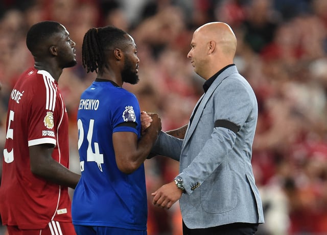 Soccer Football - Premier League - Liverpool v AFC Bournemouth - Anfield, Liverpool, Britain - August 15, 2025 Liverpool manager Arne Slot shakes hands with AFC Bournemouth's Antoine Semenyo after the match REUTERS/Peter Powell