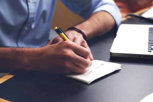 Qué significa mezclar letras minúsculas y mayúsculas cuando se escribe (Foto de carácter ilustrativa: Freepik)