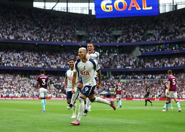 Soccer Football - Premier League - Tottenham Hotspur v Burnley - Tottenham Hotspur Stadium, London, Britain - August 16, 2025 Tottenham Hotspur's Richarlison celebrates scoring their second goal with Pedro Porro Action Images via Reuters/Matthew Childs