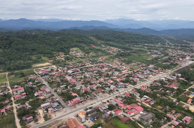 A drone view shows the town of Shinaota ahead of the general election, to be held on August 17, in Cochabamba, Bolivia August 16, 2025. REUTERS/Agustin Marcarian