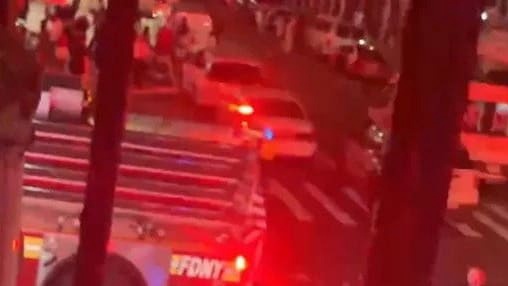 Bei einer Schießerei in Brooklyn starben drei Menschen, acht wurden verletzt.