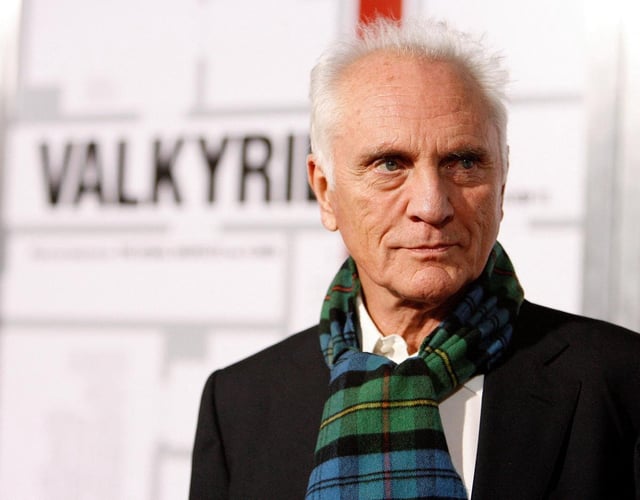 Terence Stamp pose à la première du film Valkyrie au Directors Guild of America à Los Angeles, Californie, États-Unis, le 18 décembre 2008