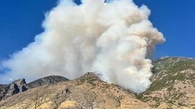 Massive fire has broken out in Slate Canyon, Provo, Utah.
