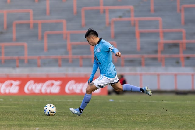Lucas Zelarayán, enganche de Belgrano, en el partido ante Aldosivi. (Prensa Belgrano)