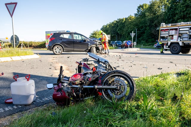 Die Unfallstelle auf der L15 in Tarp nahe Flensburg.