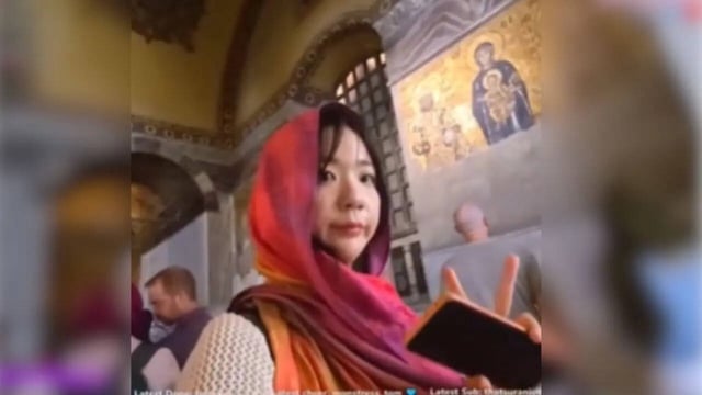 Korean Vlogger Warned For 'Not Flashing' Peace Sign In Turkey