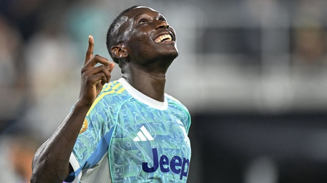 Kolo Muani 2-1