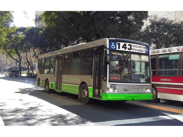 Una mujer de 82 años murió cuando intentaba descender del colectivo en el viajaba (Imagen ilustrativa).