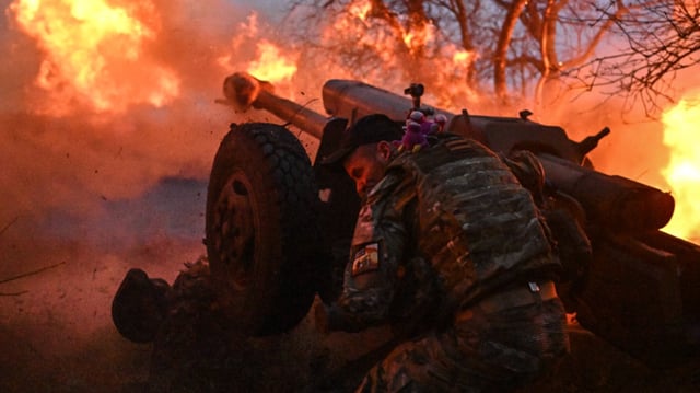 Ein ukrainischer Soldat bei der Offensive in Kursk (Symbolbild)