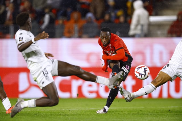 Soccer Football - Ligue 1 - Stade Rennes v AS Monaco - Roazhon Park, Rennes, France - October 5, 2024 Stade Rennes' Arnaud Kalimuendo shoots at goal REUTERS/Stephane Mahe/File Photo
