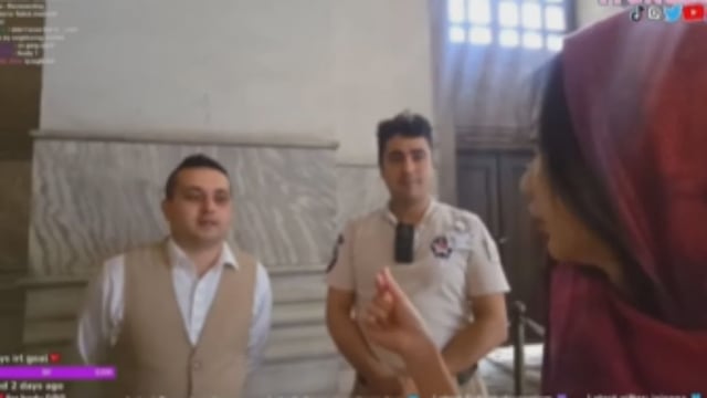 Security Abducts Korean Woman For Showing Peace Sign In Turkey, &#39;It&#39;s Forbidden Here,&#39; Officials Say; Video Viral