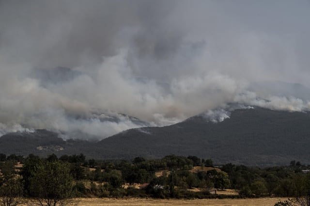 Fotogalería | Séptimo día del fuego de Jarilla, desde diferentes zonas: la vida en los pueblos, el ambiente y las llamas