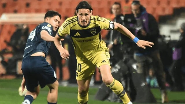 Edinson Cavani no pudo convertir contra la Lepra.