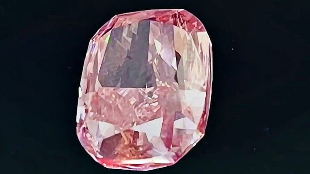 The 21.5-carat intense pink diamond was recovered within eight hours