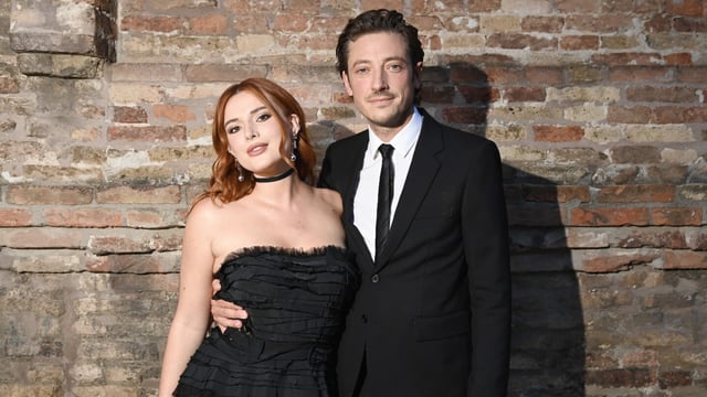 Bella Thorne le propone matrimonio a Mark Emms