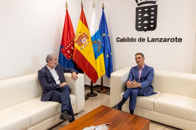 Reunión del presidente de Canarias, Fernando Clavijo, con el presidente del Gobierno, Pedro Sánchez