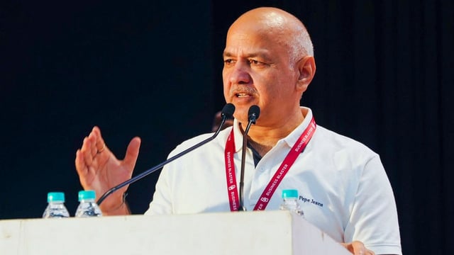 AAP rejects Manish Sisodia's 'Saam Daam Dand Bhed' remarks, calls it personal (Photo: PTI)