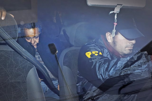 Oscar Centeno cuando llevó a Comodoro Py un manuscrito con información sobre la causa