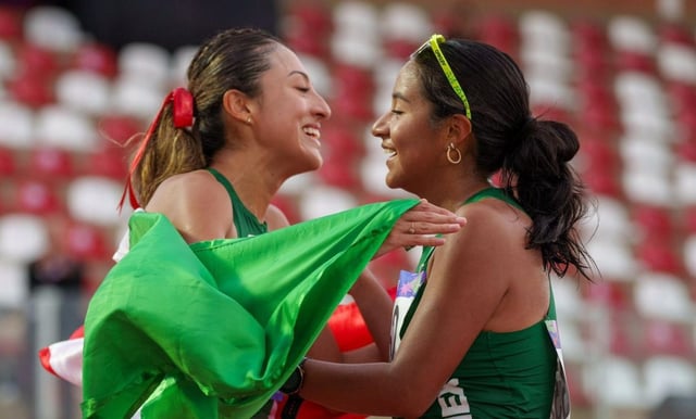 Consiguen mexicanas oro y plata en marcha femenil de Asunción 2025