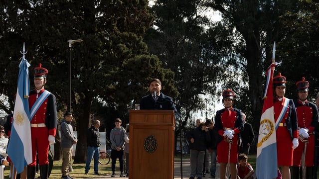 Durante el acto y en la posterior visita a ExpoVenado, se repasaron las obras en ejecución en Venado Tuerto, muchas de ellas anunciadas un año atrás por el propio Pullaro.