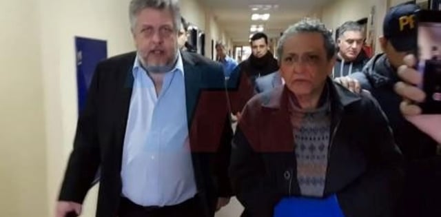 El fiscal Carlos Stornelli encabeza el allanamiento en la casa de Oscar Centeno.