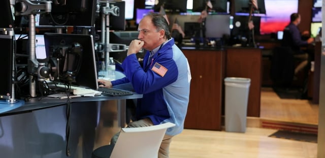 Un opérateur à la Bourse de New York, le 15 août 2025