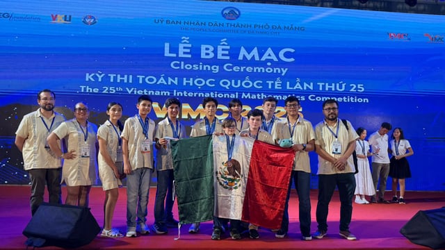 La delegación mexicana en la Olimpiada Internacional de Matemáticas que se realizó en Vietnam.