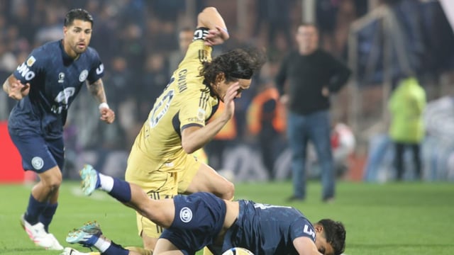INDEPENDIENTE RIVADAVIA VS. BOCA. Edison Cavani tuvo una discreta actuación en el Malvinas Argentinas. 