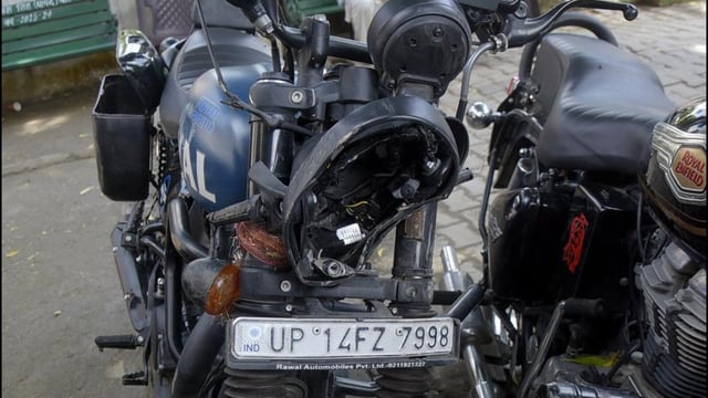 The Kavi Nagar police station officials said that the Wagon-R driver fled the spot, leaving behind the car later seized by the police. (Sakib Ali/HT Photo)