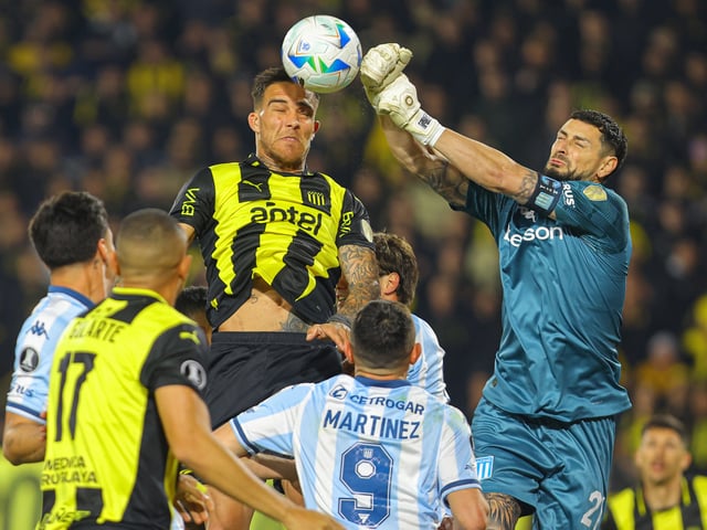 Peñarol - Racing. Fotobaires FTP CLARIN 00024277-07.JPG Z Bairo