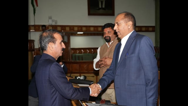 Chief minister Sukhvinder Singh Sukhu meets leader of Opposition Jai Ram Thakur on the first day of Himachal Pradesh Vidhan Sabha monsoon session in Shimla on Monday. (HT Photo)