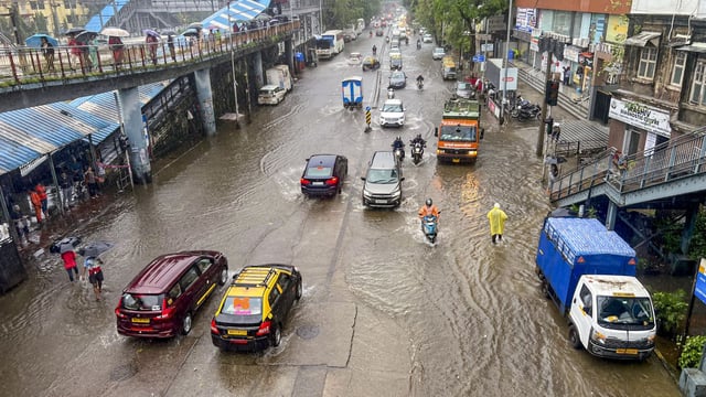 Mumbai Rains Live Updates: Airlines Issue Advisory, City Under High-Tide Alert Amid Incessant Rains