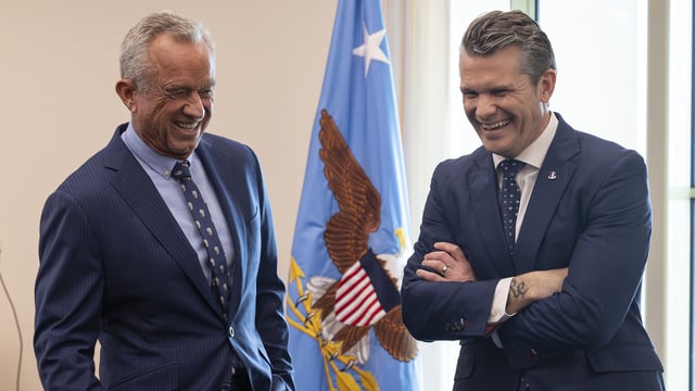 Robert F. Kennedy Jr. and Pete Hegseth participated in a fitness challenge at the Pentagon.