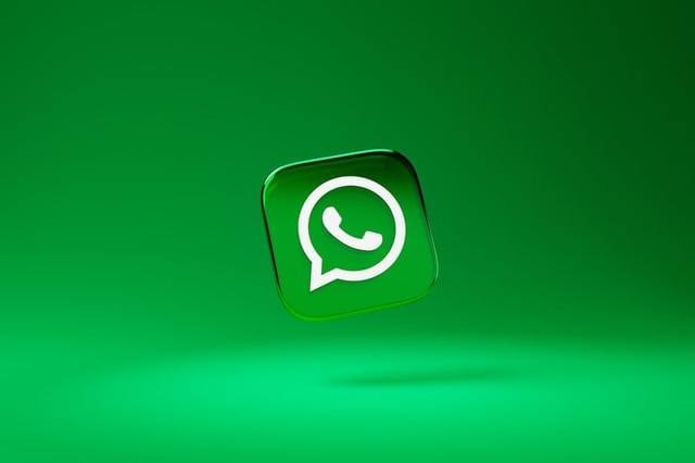 WhatsApp tests 'Writing Help' AI for iOS messages