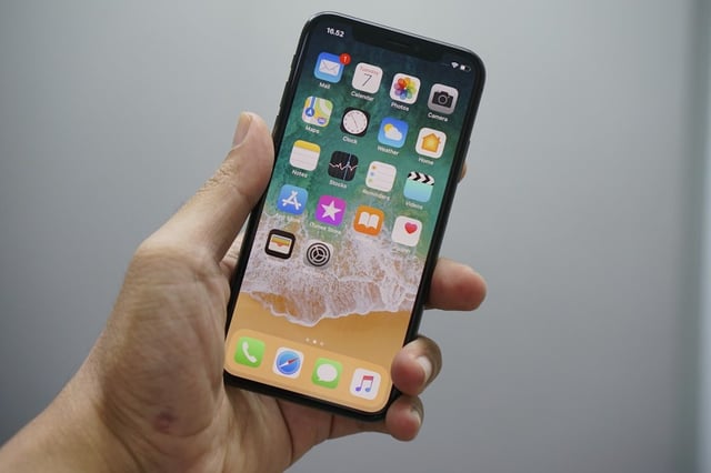 Ios 26: iMessage gets drafts folder, filter button