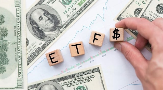 Sec pushes back multiple altcoin etf decisions to october as xrp trades near $3