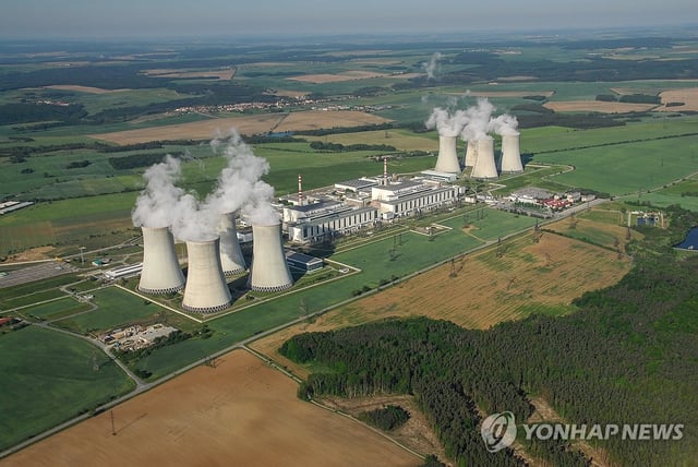 This undated file photo provided by the state-run Korea Hydro & Nuclear Power Co. shows the Dukovany nuclear power plant in the Czech Republic. (PHOTO NOT FOR SALE) (Yonhap)