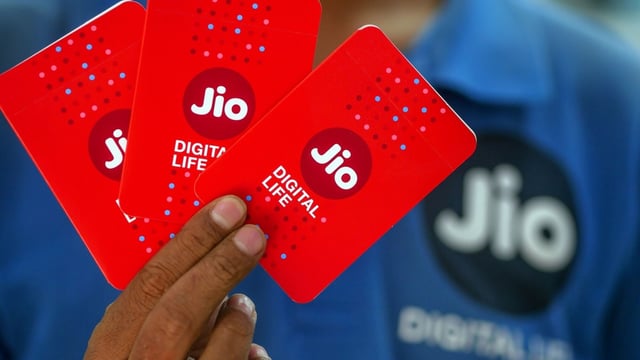 Industry analysts expect this change to be a precursor to another round of tariff hikes across telecom operators between October 2025 and January 2026. 