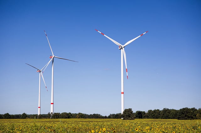 Die Energiewende in Deutschland wird teurer. Dennoch bewerten norddeutsche Unternehmen die Transformation etwas positiver als zuvor. (Symbolbild)