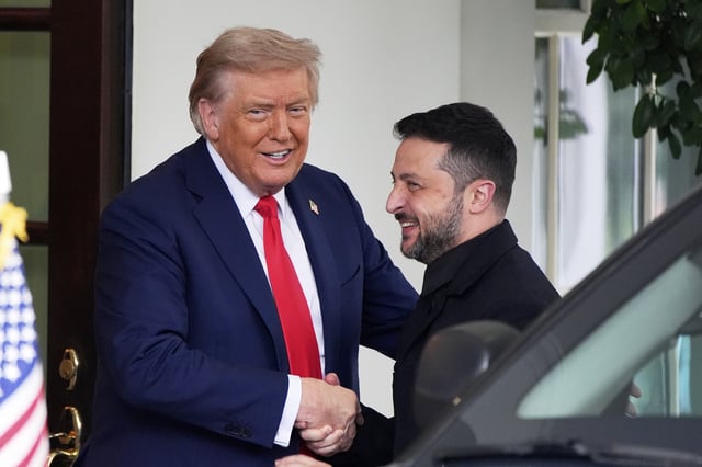 President Donald Trump, left, greets Ukraine&#39;s President Volodymyr Zelenskyy as he arrives at the White House, Monday, Aug. 18, 2025, in Washington.
