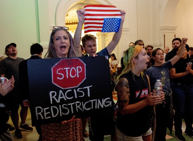 Protesters cheer on Texas State Representative Nicole Collier after she chose to remain in the Texas House chamber until Wednesday after Democratic lawmakers who left the state to deny Republicans the opportunity to redraw the state's 38 congressional districts, returned to the State Capitol in Austin, Texas, U.S., August 18, 2025. Collier is staying because she did not want to sign the required permission slip that would allow lawmakers to leave the Capitol under escort by Department of Public Safety agents.  REUTERS/Nuri Vallbona
