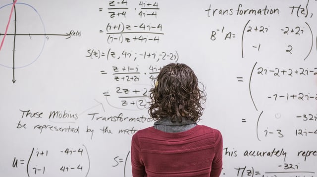 By studying mathematicians solving near-impossible problems, researchers spotted subtle behavior shifts that reliably precede sudden bursts of clarity.