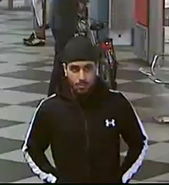 Der unbekannte Täter ist nach der erfolglosen Tat ohne Beute geflohen.