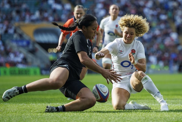 New Zealand's Sylvia Brunt and England’s Ellie Kildunne challenge for the ball during a September 2024 match at Twickenham.
