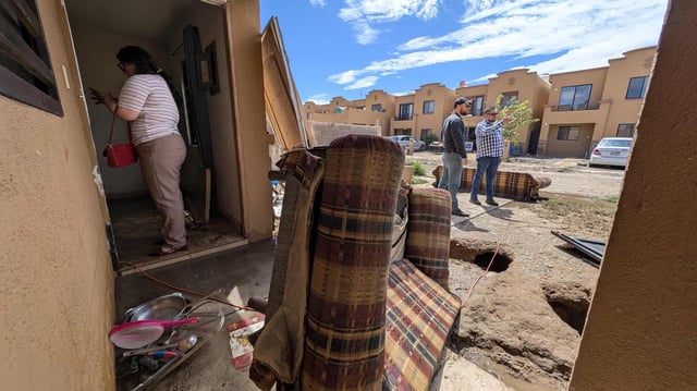 Autoridades municipales y cuerpos de emergencia atienden la limpieza y evaluación de daños en Villas de San Lorenzo tras las fuertes lluvias. FOTO: JULIÁN ORTEGA