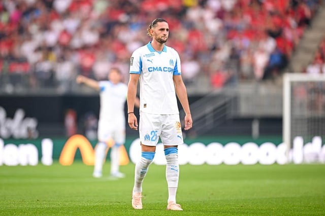Football : Adrien Rabiot aurait été écarté de l'OM par son entraîneur, selon la mère et agent du joueur