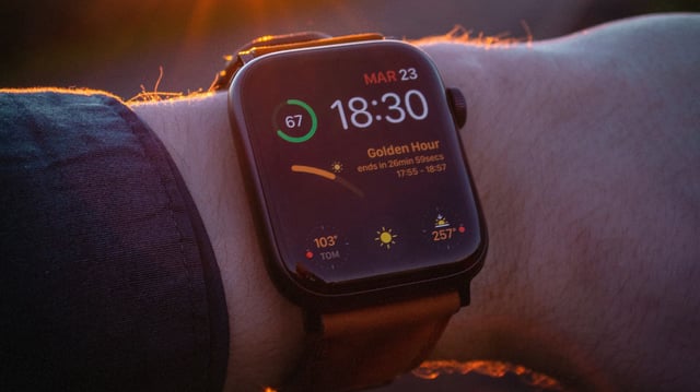 Apple Watch tracking golden hour progression | Image: Clément Lauwaert/Unsplash